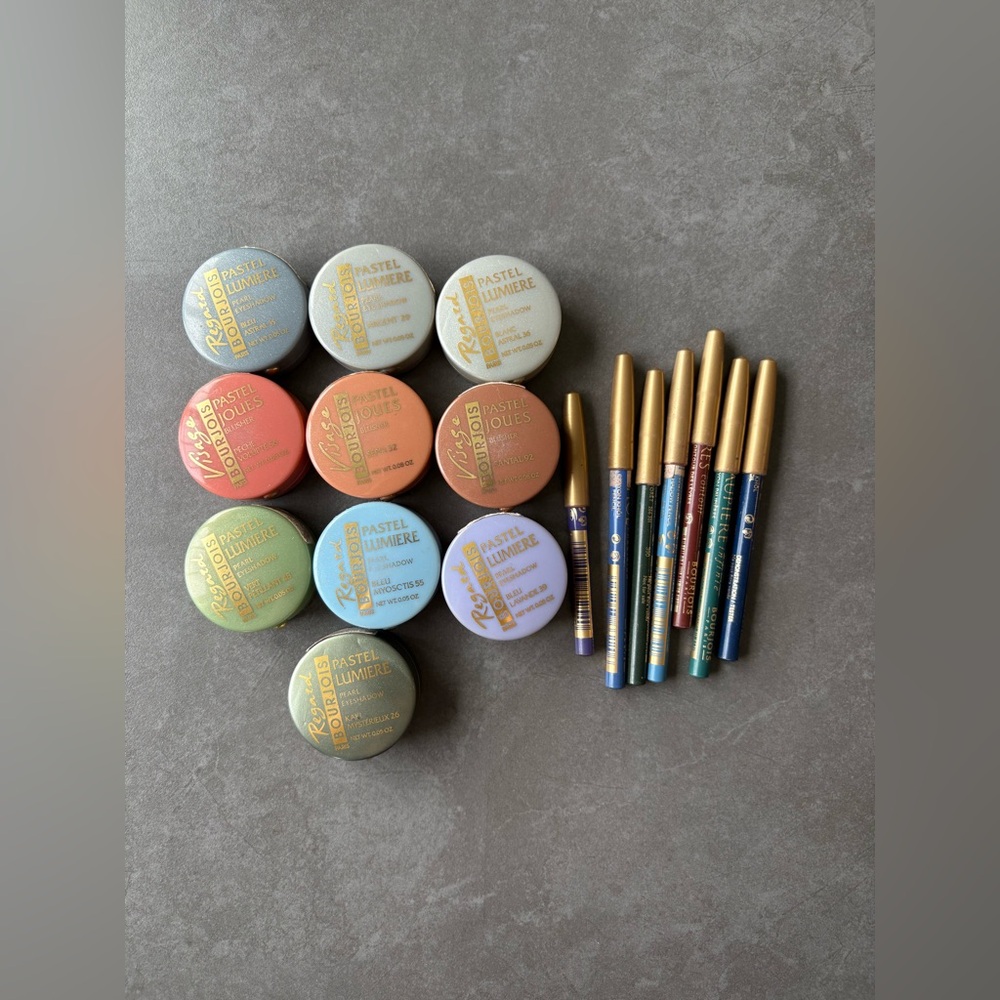 Bourjois Pastel Lumiere Eyeshadow, Blush and Eyeliner Set Made in France - Picture 5 of 6
